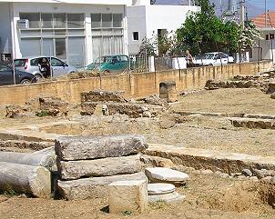 Hinter dem Ambulanz Geb�ude in Kissamos