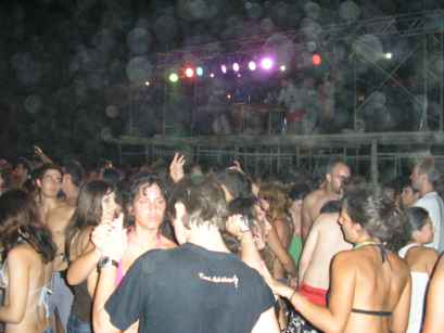 tanzen vor der Trib�ne